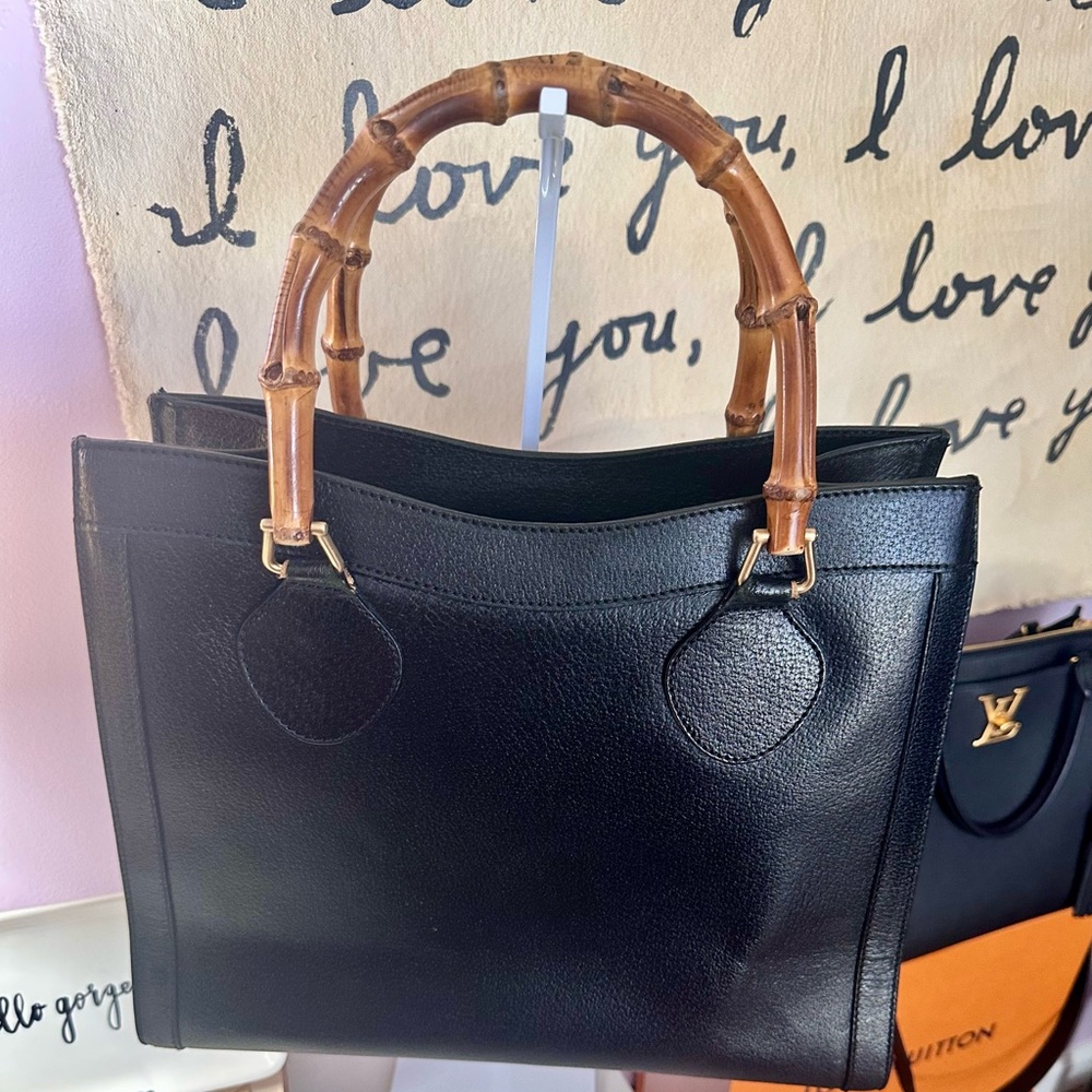Gucci Black Leather Interior with Gold Accents - Picture 7 of 9